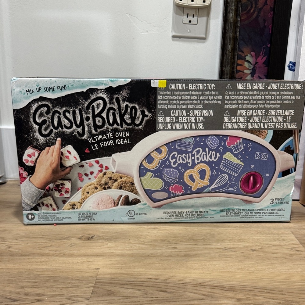 Easy-Bake Ultimate Oven - hard to find!